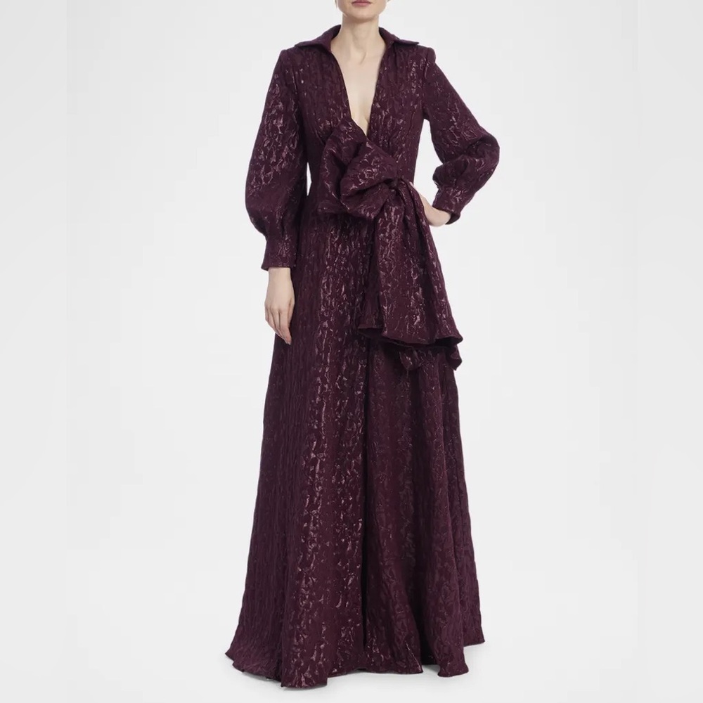 • BADGLEY MISCHKA COLLECTION • 
Deep V-Neck Metallic Jacquard Bow Gown •
Size 14